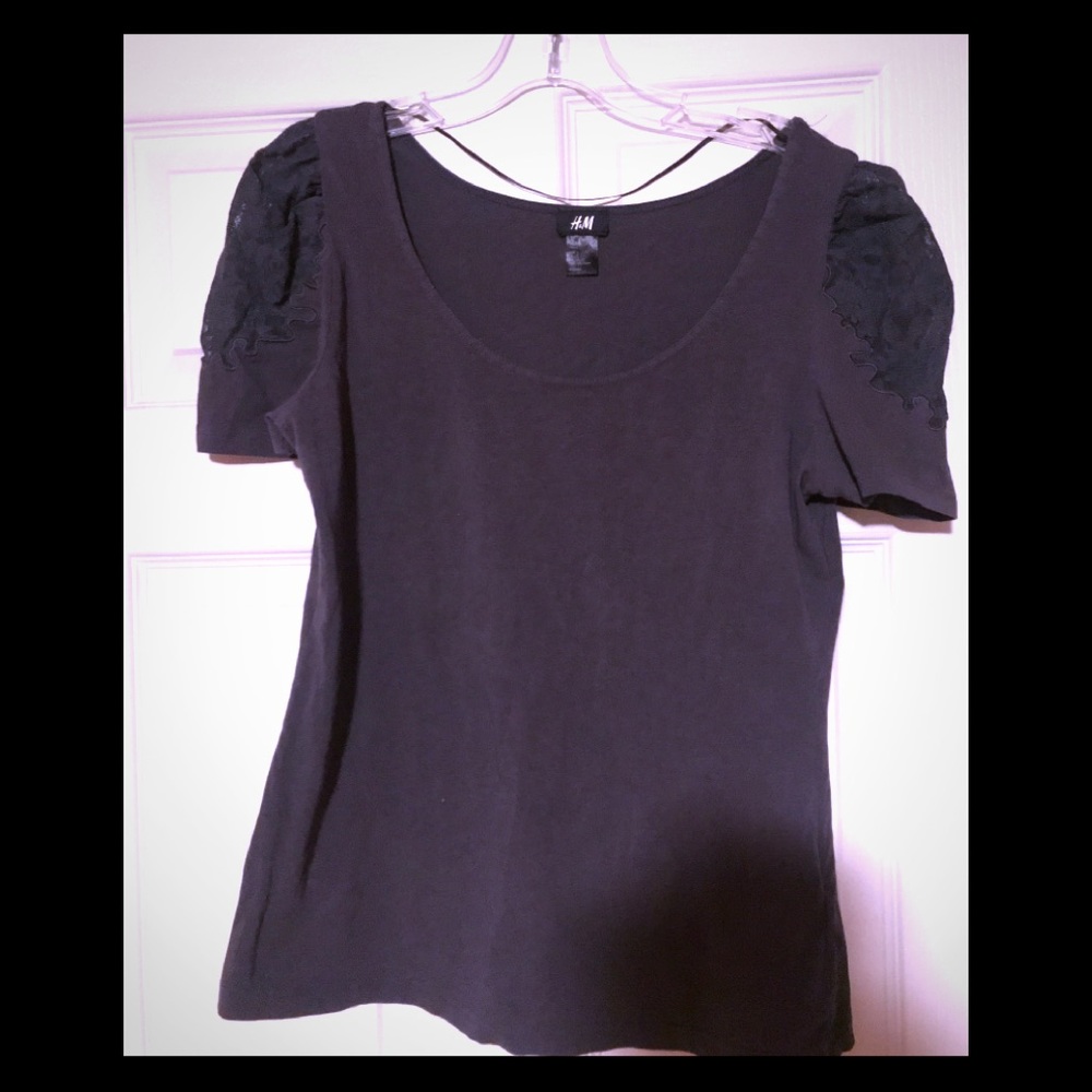 H&M Puffy short lace sleeve top